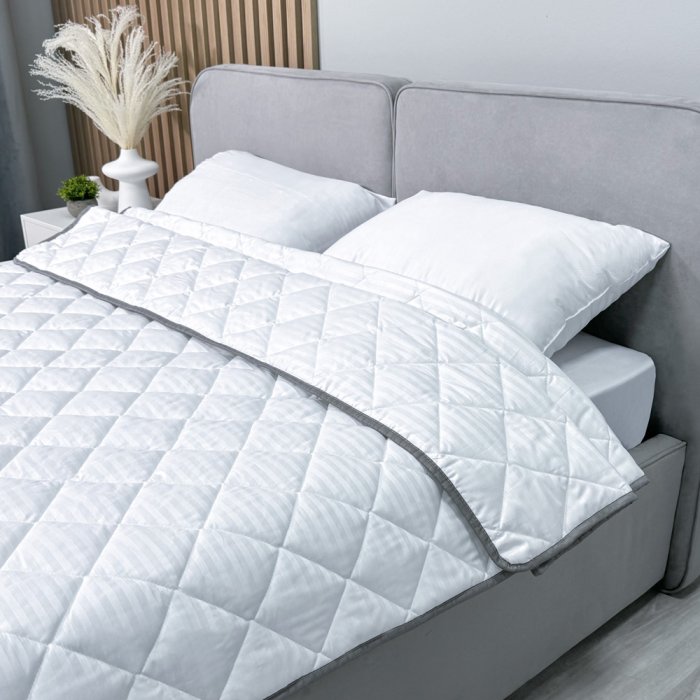 Одеяло Vella «Satin Light» 140x205